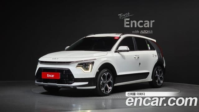 Kia Niro 2022 — ფოტო 1/20