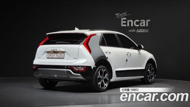 Kia Niro 2022 — ფოტო 2/20