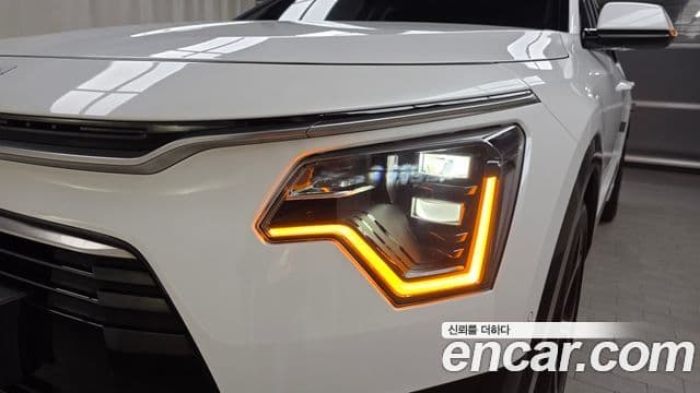 Kia Niro 2022 — Şəkil 14/32