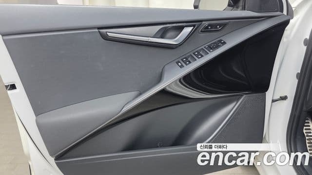 Kia Niro 2022 — Şəkil 30/32