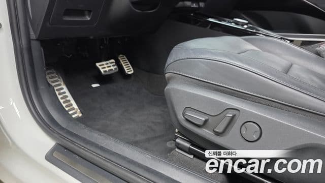 Kia Niro 2022 — Şəkil 23/32