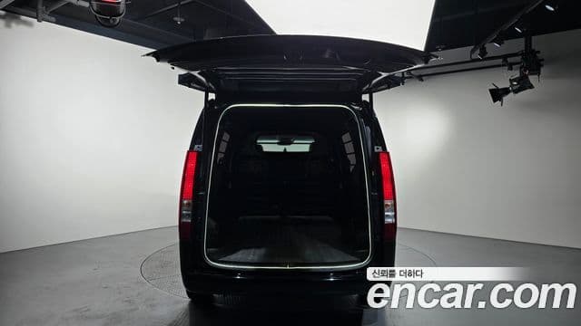 Hyundai Staria 2024 — Şəkil 18/20