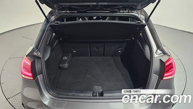 Mercedes-Benz A-Class 2023 — ფოტო 17/20