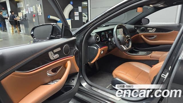 Mercedes-Benz E-Class 2021 — фото 10 из 20