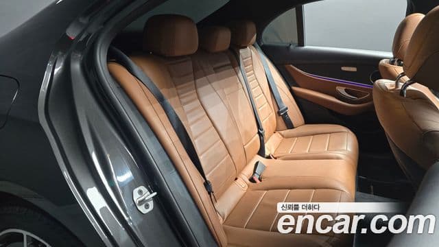 Mercedes-Benz E-Class 2021 — Şəkil 11/20