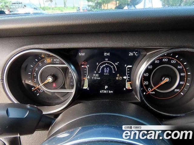 Jeep Wrangler 2023 — Photo 17/18