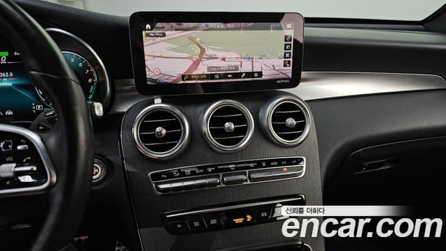 Mercedes-Benz GLC-Class 2020 — ფოტო 14/20
