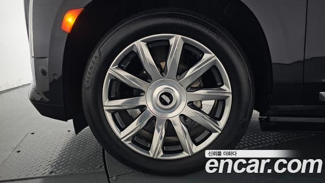 Cadillac Escalade 2022 — ფოტო 5/20