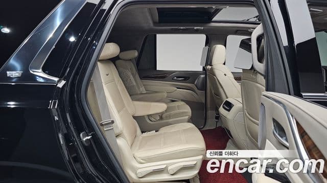 Cadillac Escalade 2022 — ფოტო 12/20
