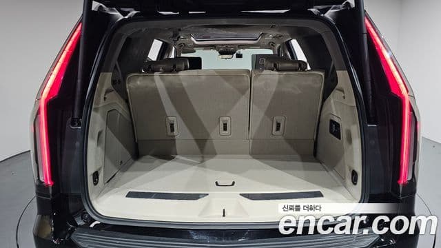 Cadillac Escalade 2022 — Photo 35/45