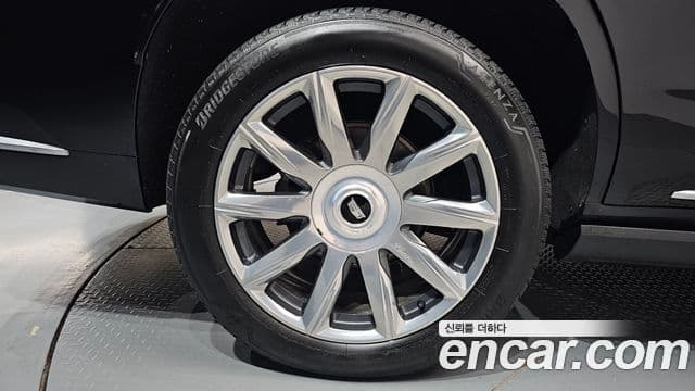 Cadillac Escalade 2022 — Photo 44/45