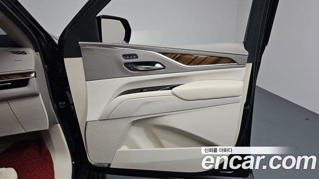 Cadillac Escalade 2022 — Photo 3/45