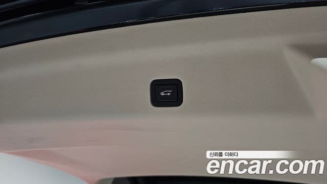 Cadillac Escalade 2022 — Photo 38/45
