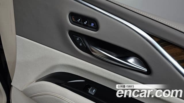Cadillac Escalade 2022 — Photo 12/45
