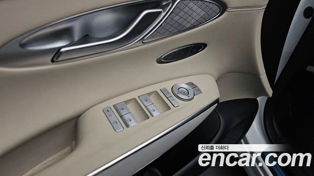 Genesis GV70 2024 — ფოტო 17/20
