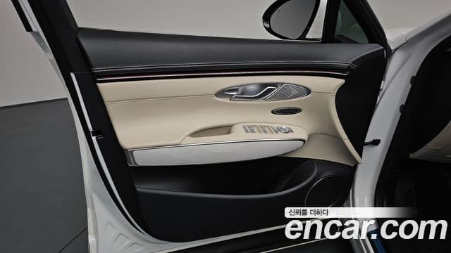 Genesis GV70 2024 — Photo 10/33