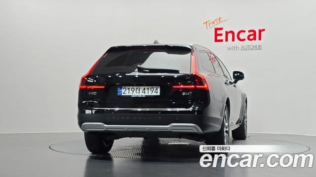 Volvo V90 Cross Country 2023 — ფოტო 4/20