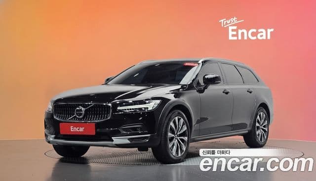 Volvo V90 Cross Country 2023 — ფოტო 1/20