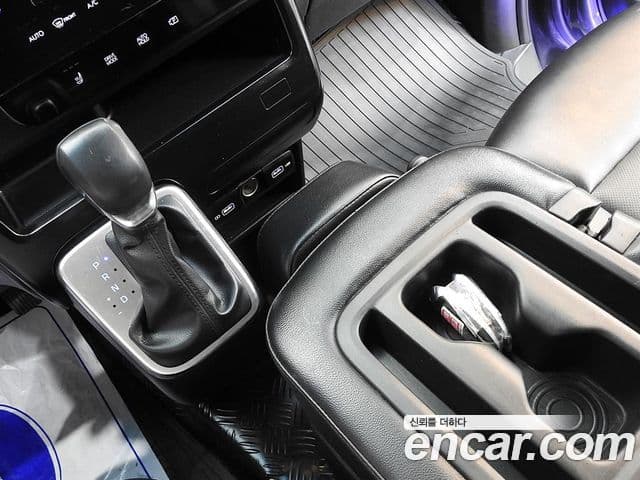 Hyundai Staria 2022 — ფოტო 7/20