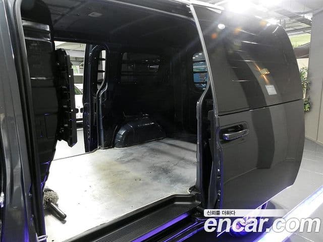 Hyundai Staria 2022 — ფოტო 11/20