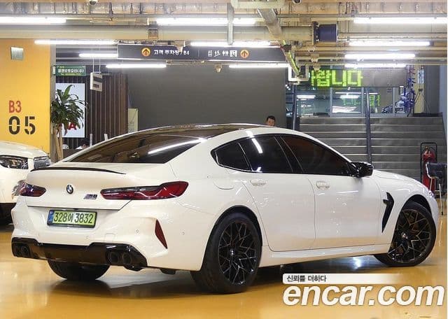 BMW M8 2025 — Photo 17/20