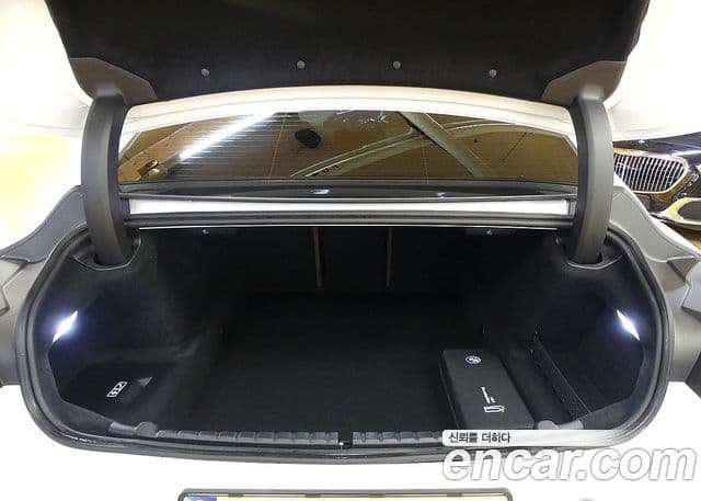 BMW M8 2025 — Photo 19/20