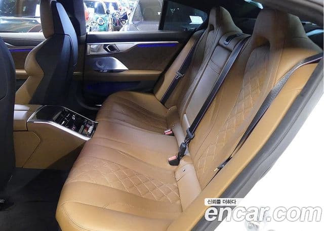 BMW 8 Series 2025 — ფოტო 18/20