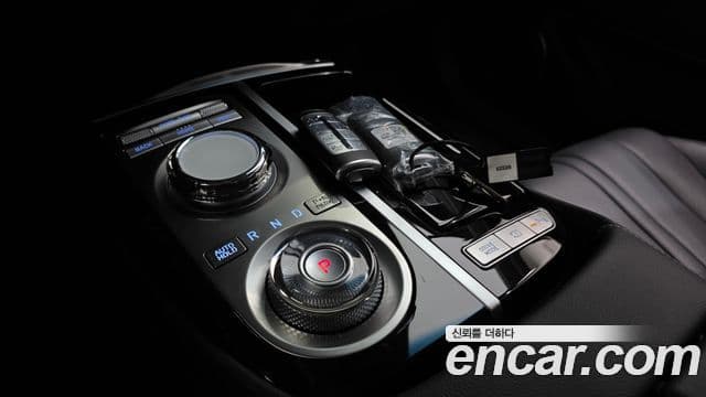 Genesis Electrified G80 2022 — Şəkil 9/20