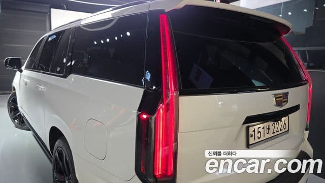 Cadillac Escalade 2025 — Şəkil 34/37