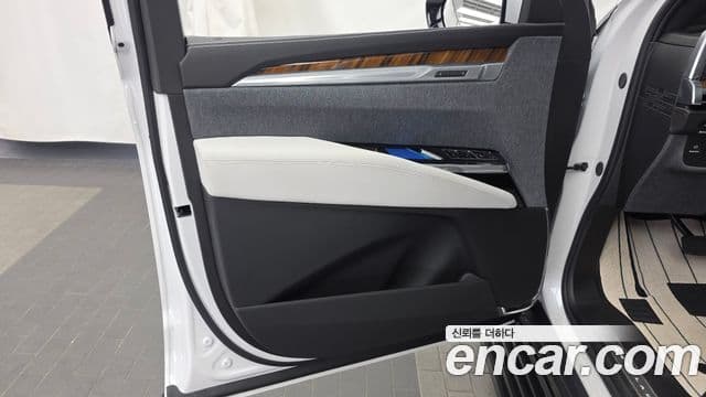 Cadillac Escalade 2025 — Şəkil 26/37