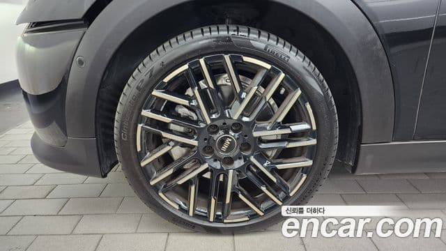 Mini Cooper S 2025 — ფოტო 5/20