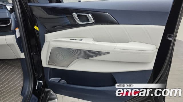 Kia Carnival 2024 — Photo 27/36