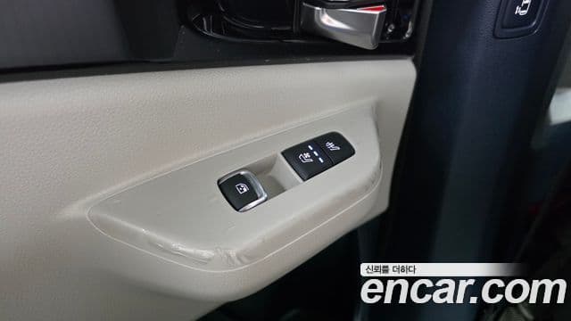 Kia Carnival 2024 — Photo 8/36