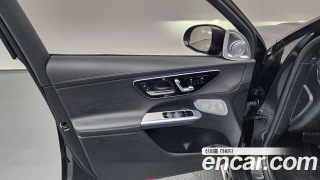 Mercedes-Benz GLC-Class 2025 — Photo 1/35
