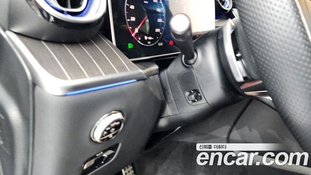 Mercedes-Benz GLC-Class 2025 — Photo 24/35