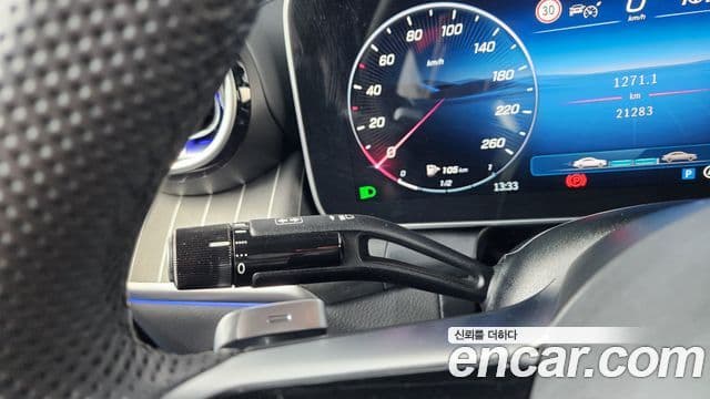 Mercedes-Benz GLC-Class 2025 — Photo 4/35