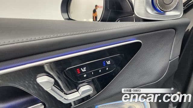 Mercedes-Benz GLC-Class 2025 — Photo 30/35