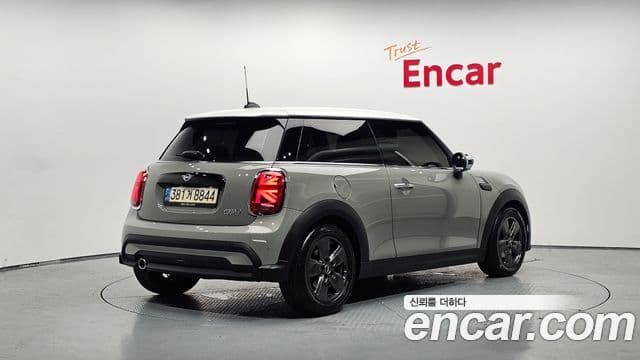 Mini Cooper 2021 — Photo 16/30