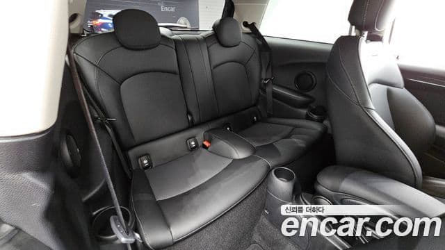 Mini Cooper 2021 — Photo 12/30