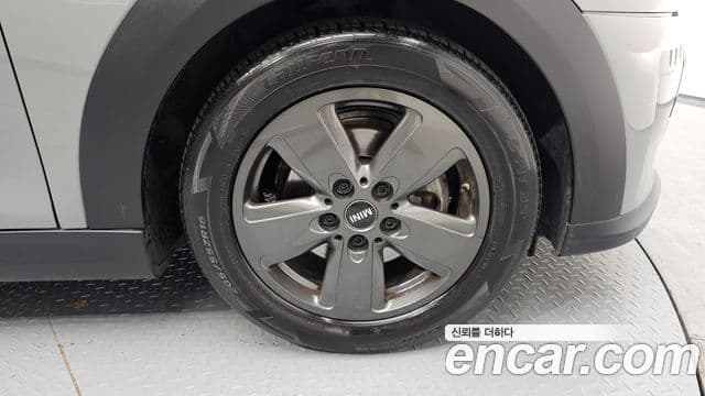 Mini Cooper 2021 — Photo 18/30