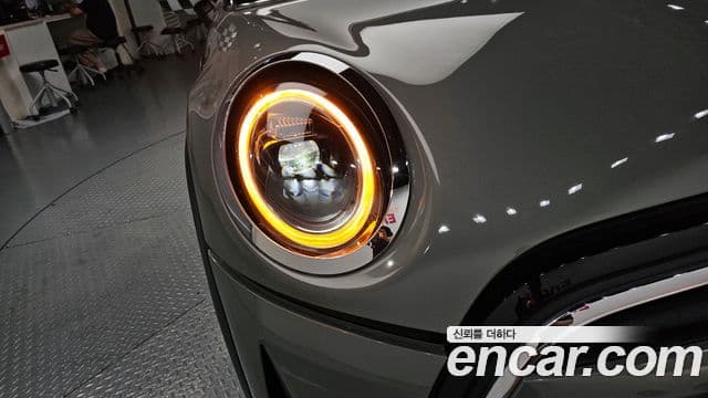 Mini Cooper 2021 — Photo 23/30