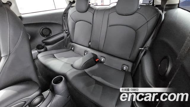 Mini Cooper 2021 — Photo 9/30