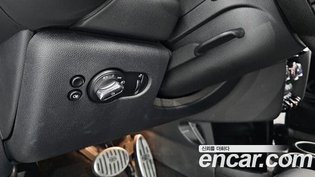 Mini Cooper 2021 — Photo 11/30