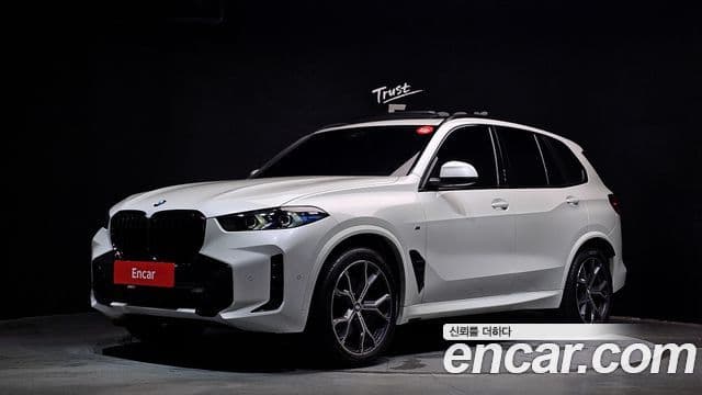 BMW X5 2025 — Фото 1/20