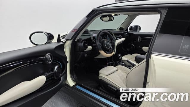 Mini Cooper S 2022 — ფოტო 10/20