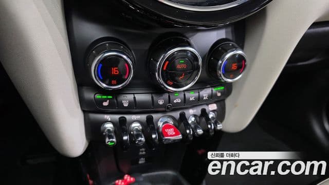 Mini Cooper S 2022 — ფოტო 17/20
