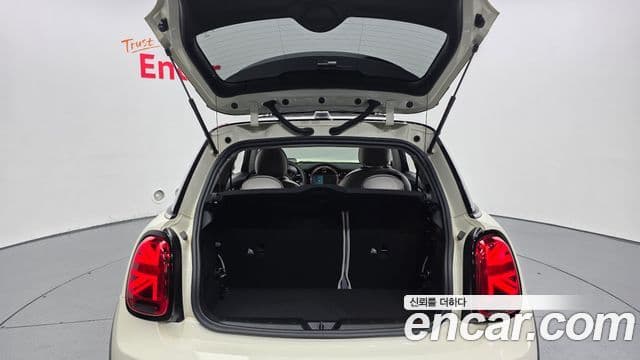 Mini Cooper S 2022 — ფოტო 20/20