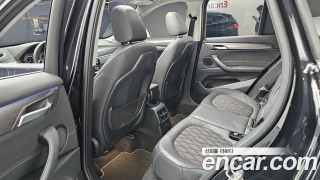 BMW X1 2021 — Şəkil 12/20