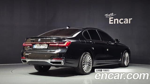 BMW 7 Series 2021 — ფოტო 2/20