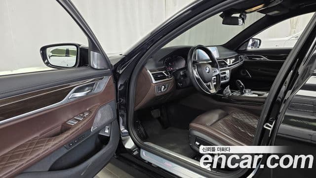 BMW 7 Series 2021 — ფოტო 10/20